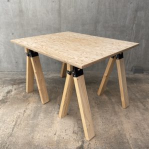 24mm合板と斜め足の作業台 or 什器