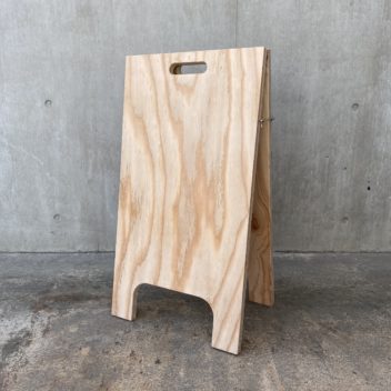 立看板　24mm合板 (高さ82cm幅44cm)