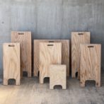 青いストリート立看板(板付)　24mm合板 (高さ82cm幅44cm) kimikougei_24standing-sign44-31